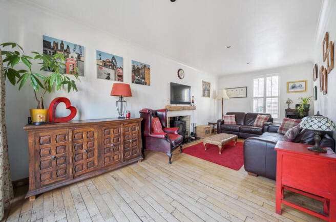 1401469-8-696a769...