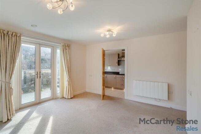 2 bed Apartment for sale Image 4