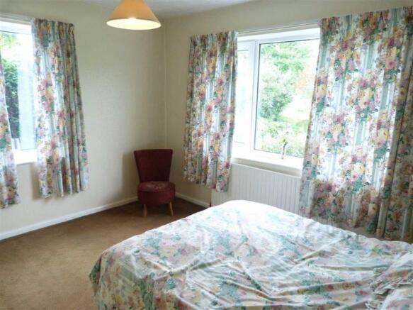 BEDROOM 2