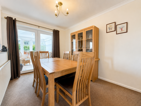 3 bed Town House for sale Image 8