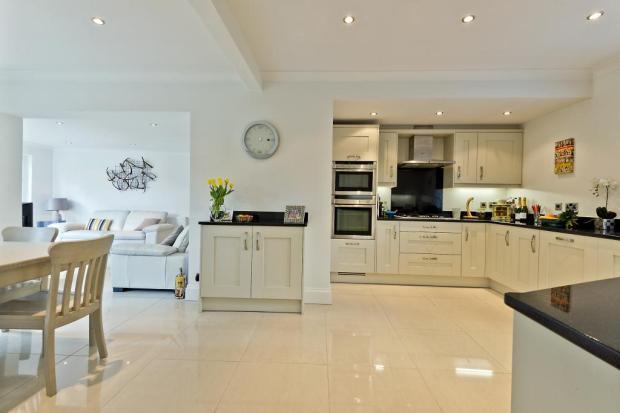 Kitchen Image 1