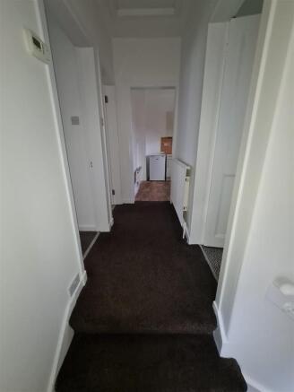 110 NewDykesRoad Hallway 2.jpg