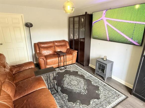 2 bed Semi-Detached for sale Image 5
