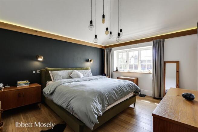 24 bedroom.jpg
