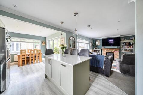 Greenway Close, Lymington, SO41
