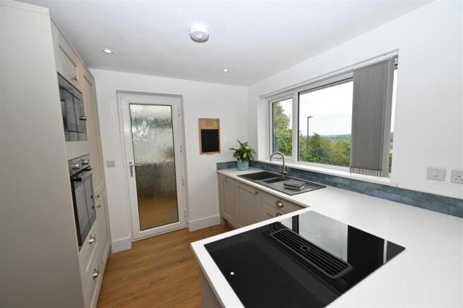 2 bed Semi-Detached Bungalow for sale Image 9