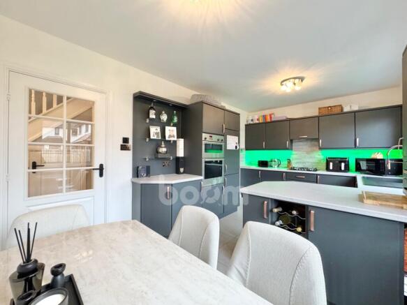 Patrickbank Wynd, Elderslie kitchen pic