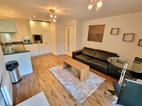 Lounge/Kitchen