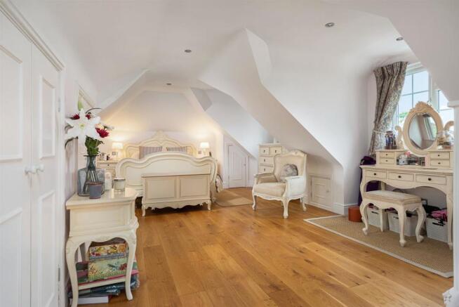 210604-978 Bedroom 1.jpg