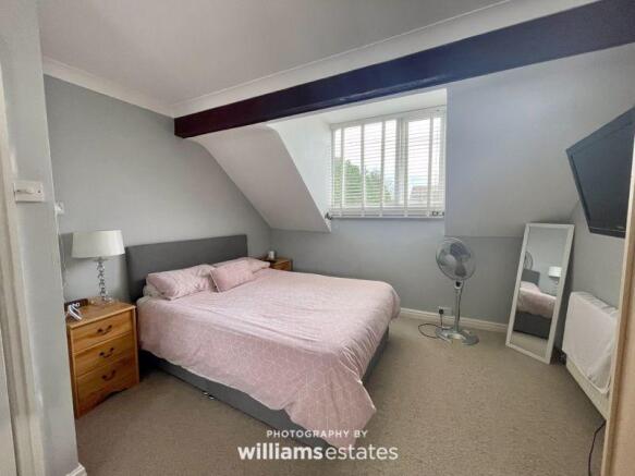 Master Bedroom 01