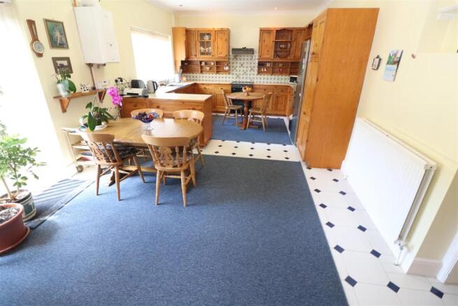 Kitchen / Dining Room