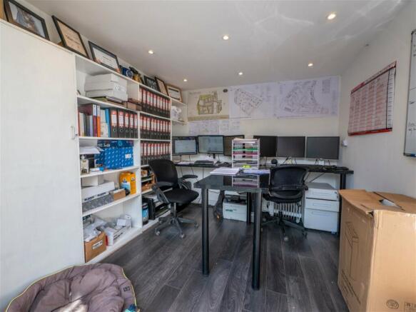 Photo 33