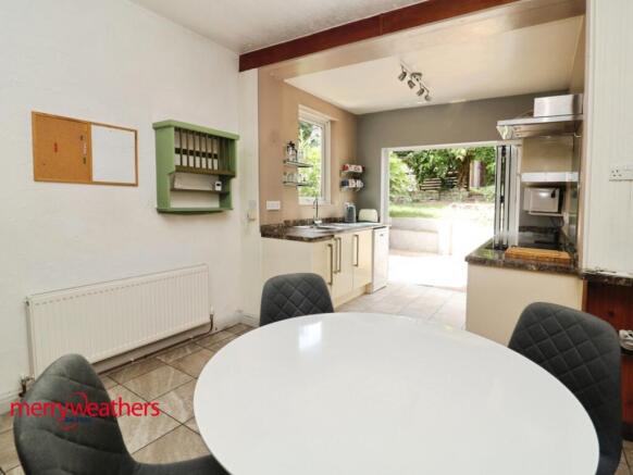 3 bed Semi-Detached for sale Image 7