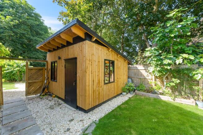 3 bed Terraced for sale Image 6