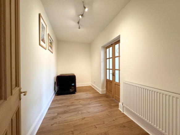 4 bed Semi-Detached for sale Image 9