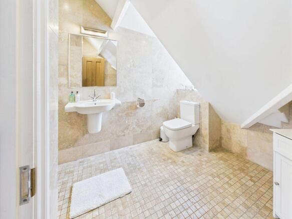 8 bed Semi-Detached for sale Image 11