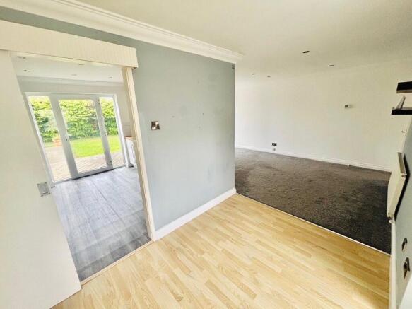 3 bed Semi-Detached to rent Image 5