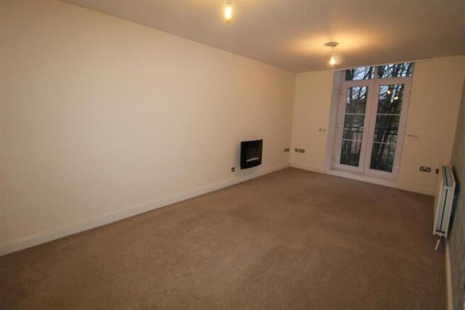 2 bed Apartment to rent Image 4