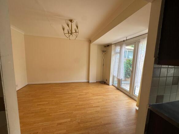 Double and Single Rooms to rent