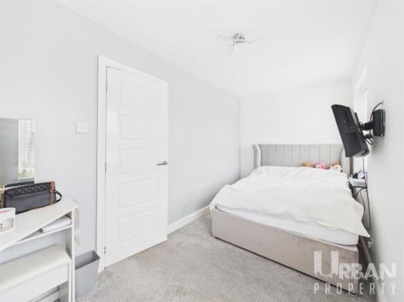 4 bed Semi-Detached for sale Image 11