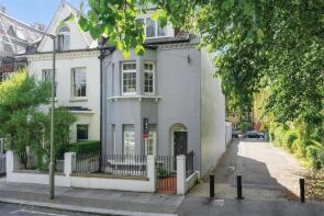 52, Home Road, London SW11 3EZ