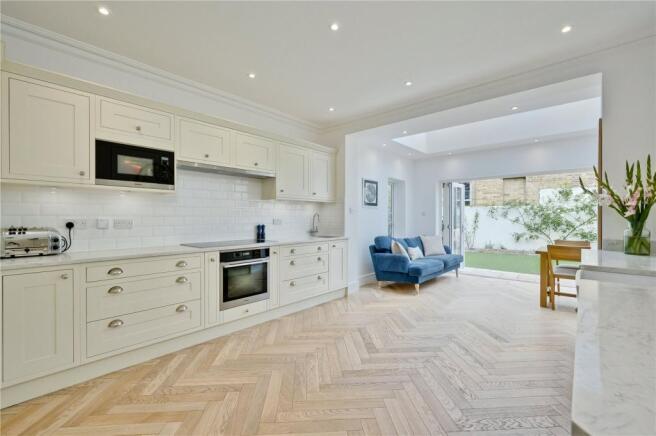 Kitchen/Family/Dine