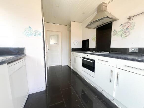 3 bed Semi-Detached for sale Image 7