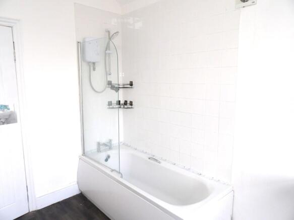 2 bed End of Terrace to rent Image 8