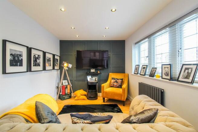 SITTING ROOM