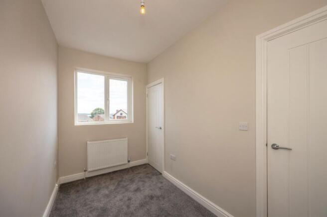 3 bed Terraced to rent Image 12