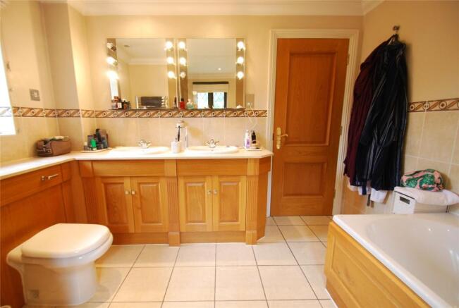 Master Ensuite