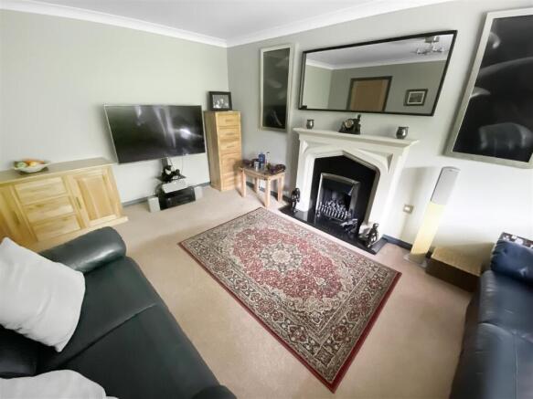 Living Room (1).jpg