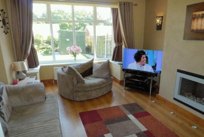 dining/sitting room