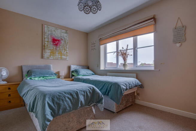3 bed Detached for sale Image 11