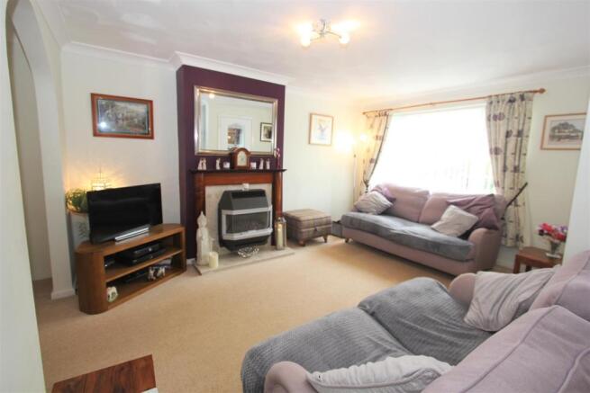Living Room 1.jpg