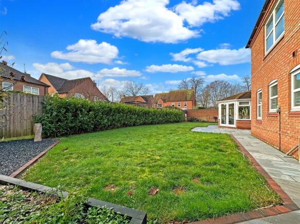 Well-Appointed Rear Garden 525