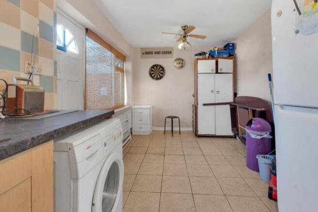 3 bed Semi-Detached for sale Image 4