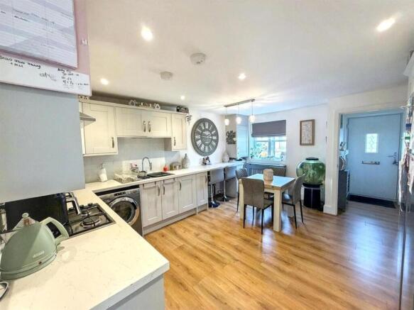 3 bed End of Terrace for sale Image 4