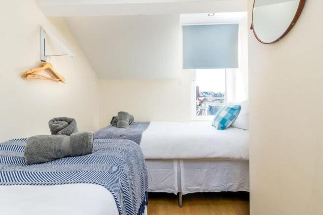 2 bed Flat for sale Image 9
