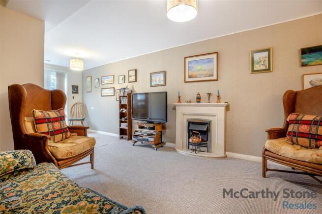 2 bed Apartment for sale Image 11