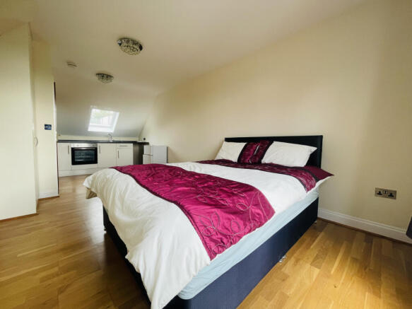 STUDIO FLAT