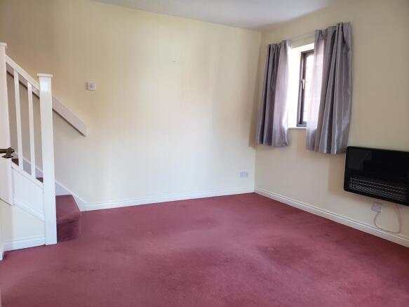 2. LIVING ROOM