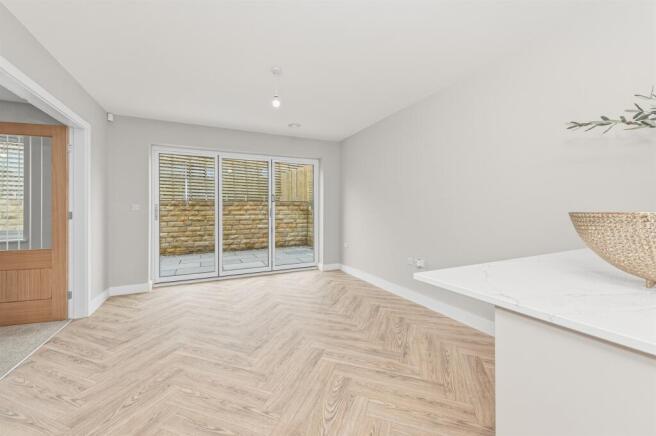 4 bed Detached for sale Image 5