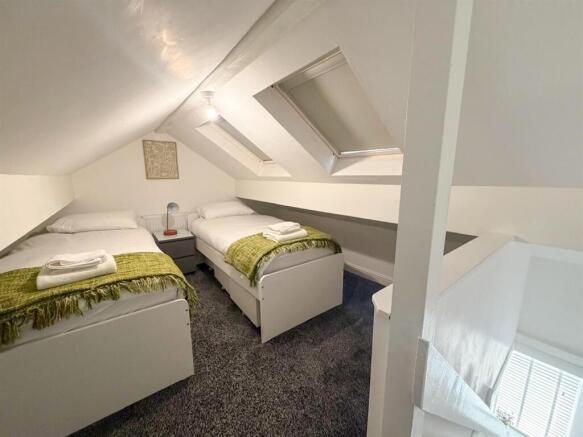 2 bed Terraced for sale Image 11