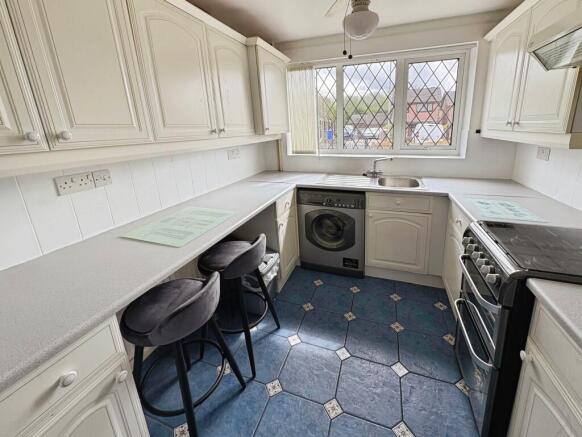 Denton Grove, Weston Park, Stoke-on-trent, ST3 photo 4