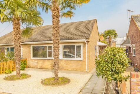 Hawthorn Close, Hampton