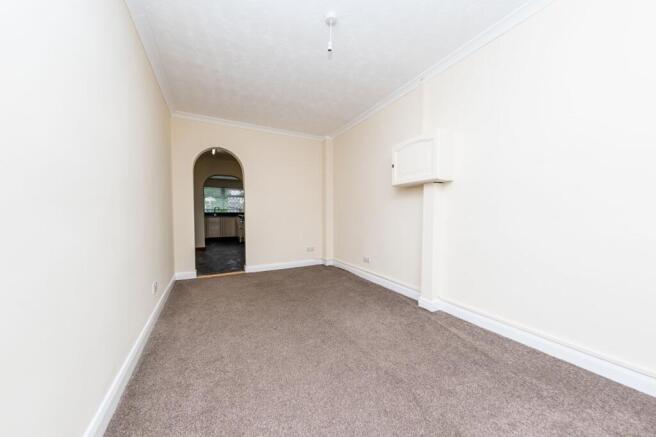 3 bed Semi-Detached to rent Image 9