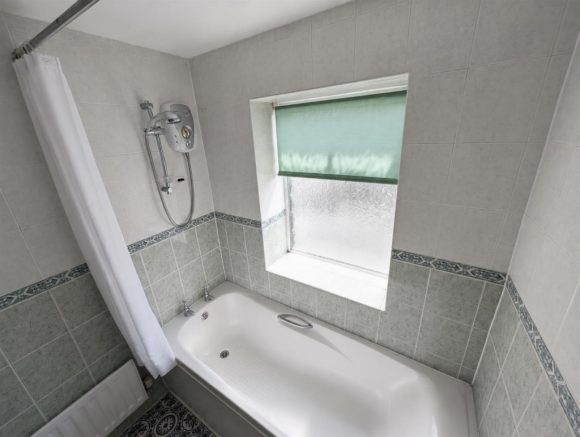 2 bed Terraced to rent Image 8