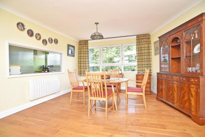 2 bed Flat for sale Image 11