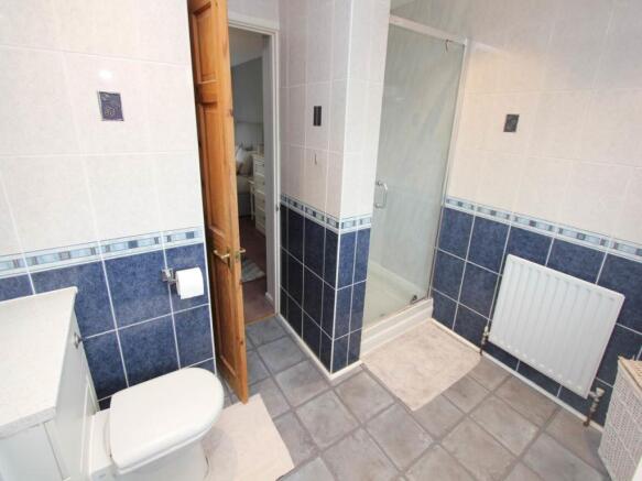 En-Suite (2)